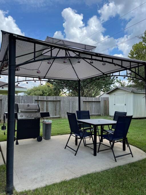 Hébergement de vacances ~~ Big Family Near 99 / I10 / Kid Friendly~~ *