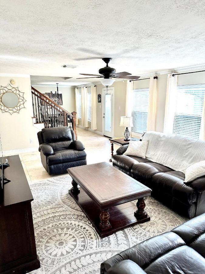 ~~ Big Family Near 99 / I10 / Kid Friendly~~ Katy