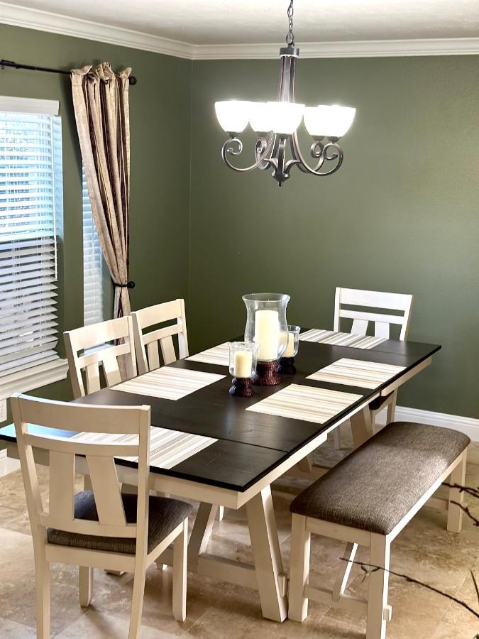 Hébergement de vacances ~~ Big Family Near 99 / I10 / Kid Friendly~~ *